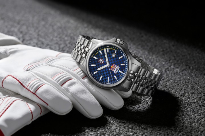 Bild von Luminox Sport Timer 2520 Series Red Bull AMPOL Racing Limited Edition