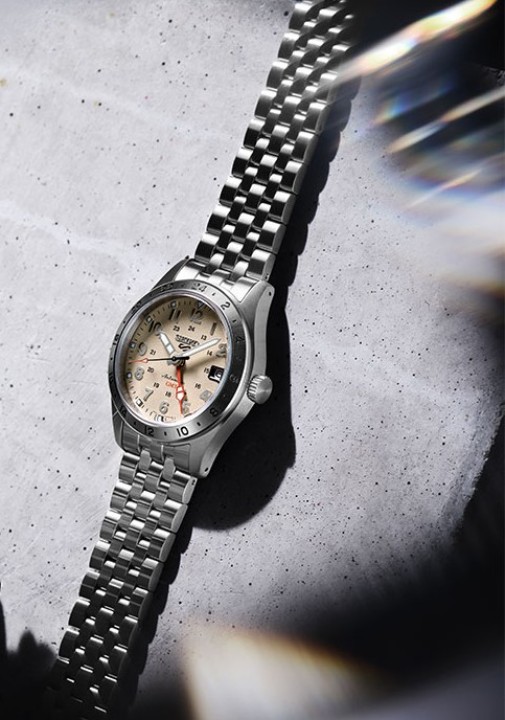Obrázek Seiko 5 Sports Field GMT