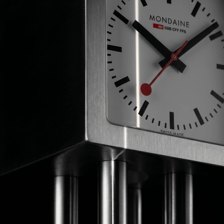 Obrázek Stolní hodiny MONDAINE Zurich Meeting Point Clock - Miniature Edition