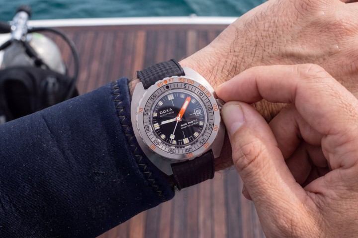 Bild von Doxa SUB 300 Ti5 Sharkhunter