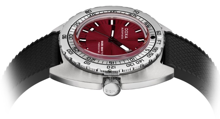Bild von Doxa SUB 300 Ti5 Redcoral