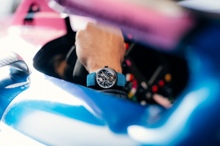 Obrázek H. Moser & Cie Streamliner Tourbillon Skeleton Ceramic Alpine Limited Edition