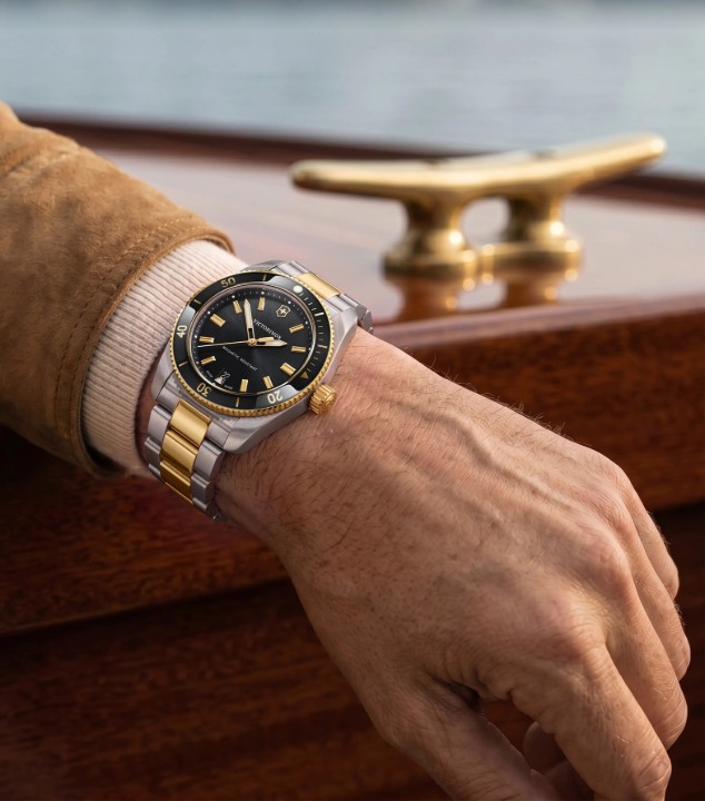 Bild von Victorinox Maverick Quartz