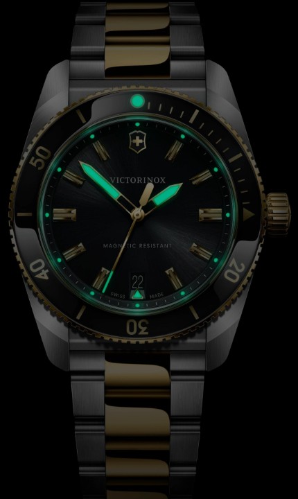 Bild von Victorinox Maverick Quartz