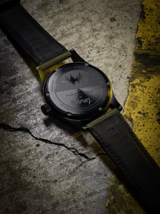 Bild von Hamilton Khaki Field Mechanical Call of Duty Modern Warfare 4 Special Edition