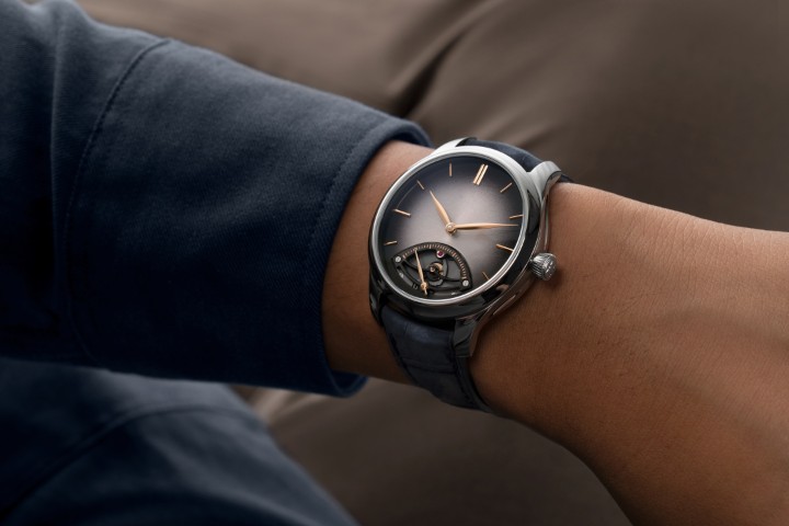 Bild von H. Moser & Cie Endeavour Retrograde Grey Fumé
