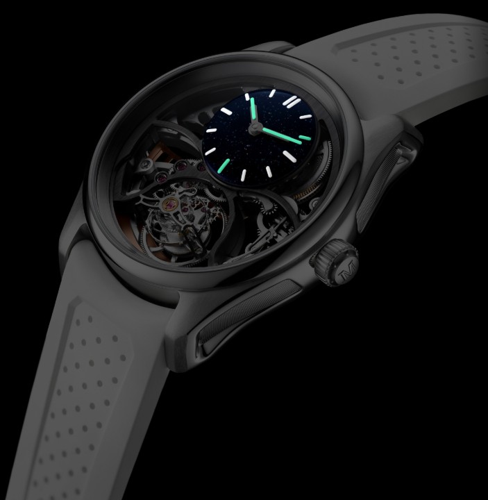 Bild von H. Moser & Cie Pioneer Cylindrical Tourbillon Skeleton Aventurine Saquon Barkley Edition